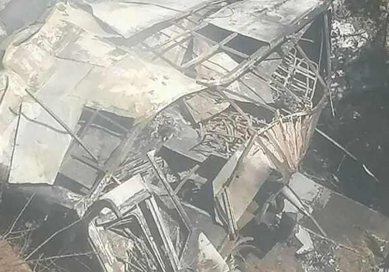 slide Accidente de autobús deja 45 muertos en Limpopo, Sudáfrica