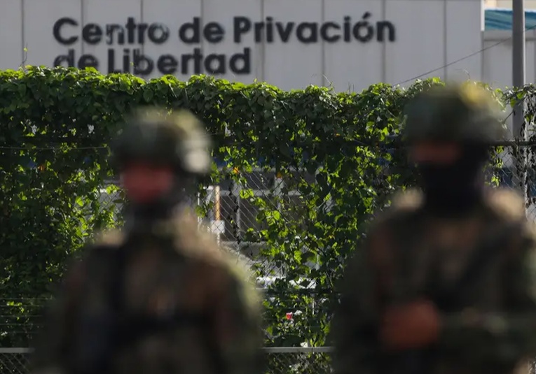 slider Fuerzas de seguridad retoman control en cárcel de Guayaquil
