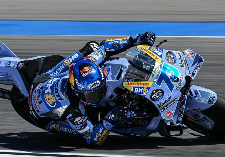 Alex Márquez le quita la primera plaza por 52 milésimas a su hermano Marc Márquez en los libres de MotoGP alex-m-rquez-le-quita-la-primera-plaza-por-52-milesimas-a-su-hermano-marc-m-rquez-en-los-libres-de-motogp-093650-093753.jpg