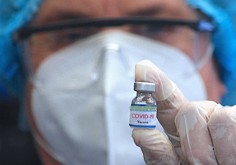 Analizan autorizar aplicación de cuarta dosis de vacuna contra el COVID-19 a toda la población analizan-autorizar-aplicacion-de-cuarta-dosis-de-vacuna-contra-el-covid-19-a-toda-la-poblacion-180756-180927.jpg