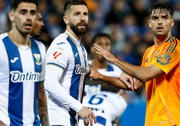 Ancelotti busca resolver el puzzle de la defensa horas antes del partido de Copa frente al Leganés ancelotti-busca-resolver-el-puzzle-de-la-defensa-horas-antes-del-partido-de-copa-frente-al-leganes-180551-180610.jpg
