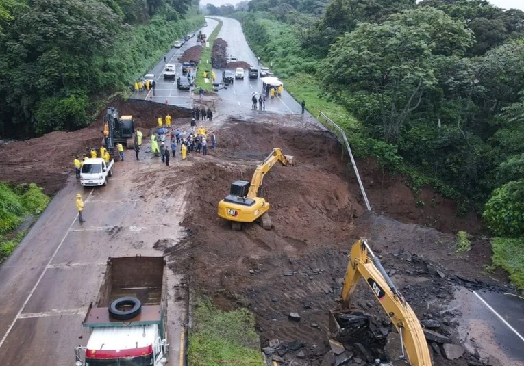 Autopista Palín-Escuintla: Tránsito fluido en el km 44 antes del fin de semana autopista-palin-escuintla-tr-nsito-fluido-en-el-km-44-antes-del-fin-de-semana-135613-135641.jpg