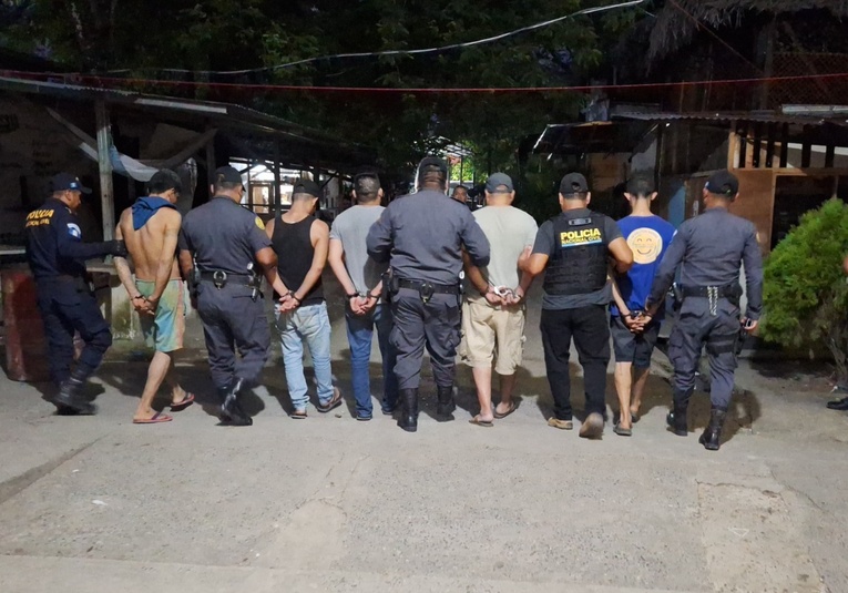 Autoridades frustran fuga de reos en Izabal tras descubrir túnel en cárcel de Puerto Barrios autoridades-frustran-fuga-de-reos-en-izabal-tras-descubrir-tunel-en-c-rcel-de-puerto-barrios-131150-131624.jpg