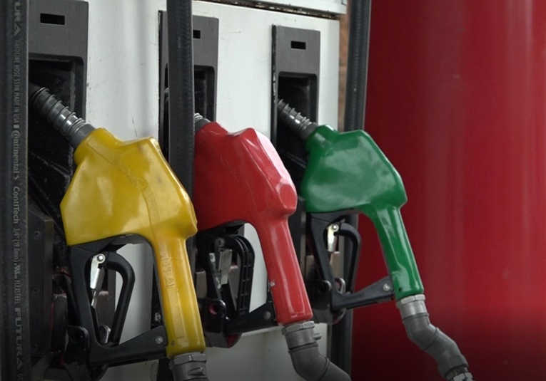 Bajan considerablemente los precios de gasolina y diésel desde este lunes bajan-considerablemente-los-precios-de-gasolina-y-diesel-desde-este-lunes-133618-133741.jpg