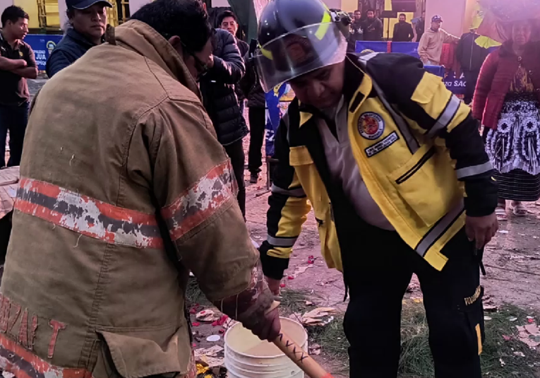 Bomberos desactivan bombas voladoras que no explotaron en San Juan Sacatepéquez bomberos-desactivan-bombas-voladoras-que-no-explotaron-en-san-juan-sacatepequez-141047-141158.png