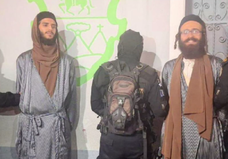 Capturan a Dos Miembros de Lev Tahor por Maltrato a Menores capturan-a-dos-miembros-de-lev-tahor-por-maltrato-a-menores-132612-132711.png