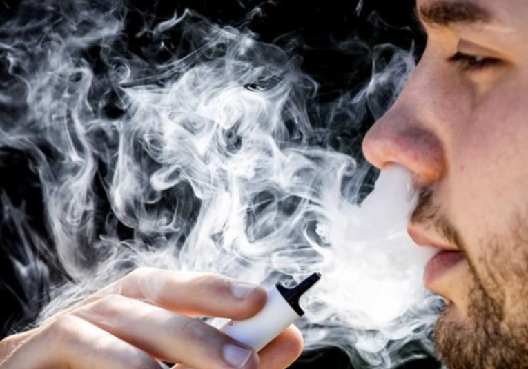 Cigarrillos electrónicos pueden causar daños pulmonares a largo plazo cigarrillos-electronicos-pueden-causar-danos-pulmonares-a-largo-plazo-154230-154314.jpg
