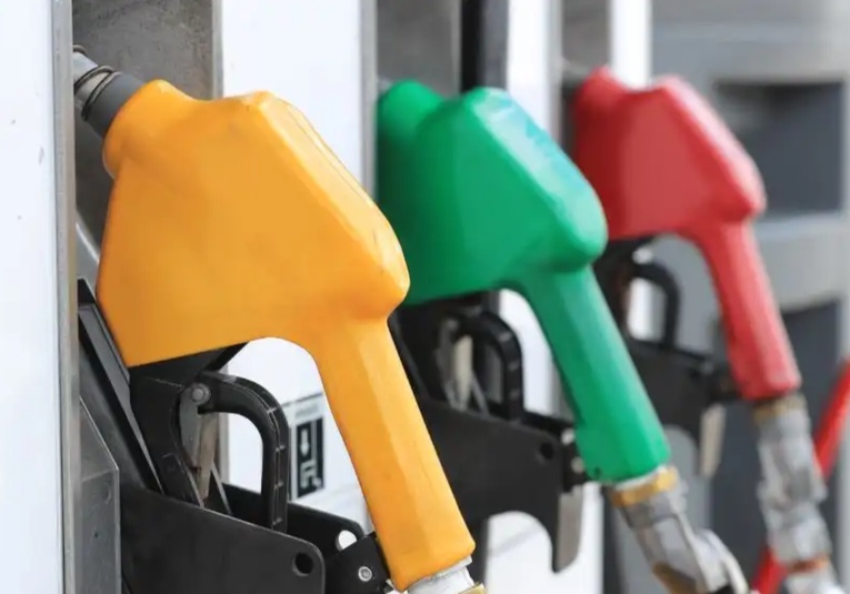 Combustibles bajan 80 centavos por galón antes del descanso de Semana Santa combustibles-bajan-80-centavos-por-galon-antes-del-descanso-de-semana-santa-131657-131730.jpg