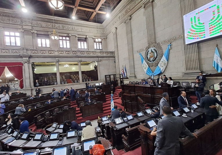 Congreso evalúa aumento salarial para diputados: informe financiero será clave congreso-evalua-aumento-salarial-para-diputados-informe-financiero-ser-clave-131447-131513.jpg