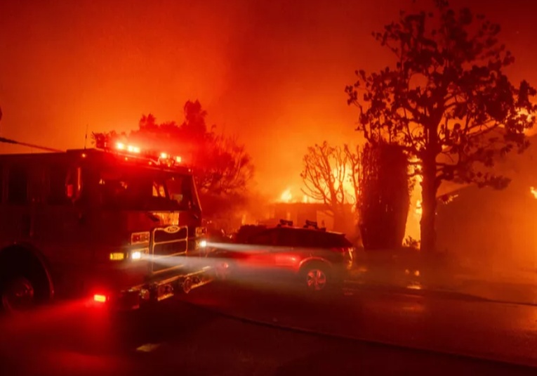 Consulado guatemalteco en Los Ángeles refuerza apoyo ante emergencia por incendios forestales consulado-guatemalteco-en-los-angeles-refuerza-apoyo-ante-emergencia-por-incendios-forestales-154936-155009.jpg