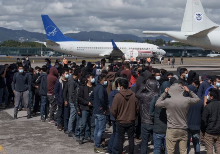 Cuatro vuelos con migrantes deportados llegan al aeropuerto La Aurora esta semana cuatro-vuelos-con-migrantes-deportados-llegan-al-aeropuerto-la-aurora-esta-semana-152212-152343.jpg