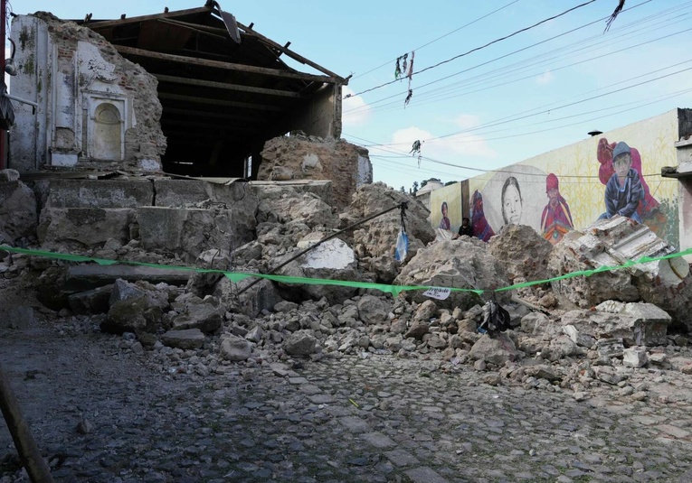 Detectan daños severos en cuatro edificios estatales tras los sismos