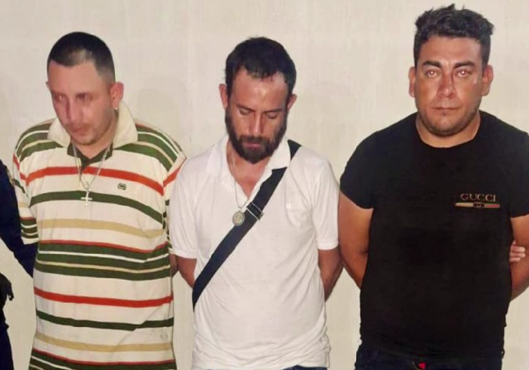 Detienen a tres falsos fiscales con chalecos del MP y armas ilegales detienen-a-tres-falsos-fiscales-con-chalecos-del-mp-y-armas-ilegales-124653-124816.png