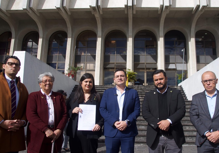 Diputados de Semilla recusan al juez Fredy Orellana y buscan apartarlo del caso 'Corrupción Semilla' diputados-de-semilla-recusan-al-juez-fredy-orellana-y-buscan-apartarlo-del-caso-corrupcion-semilla-121355-121529.jpg