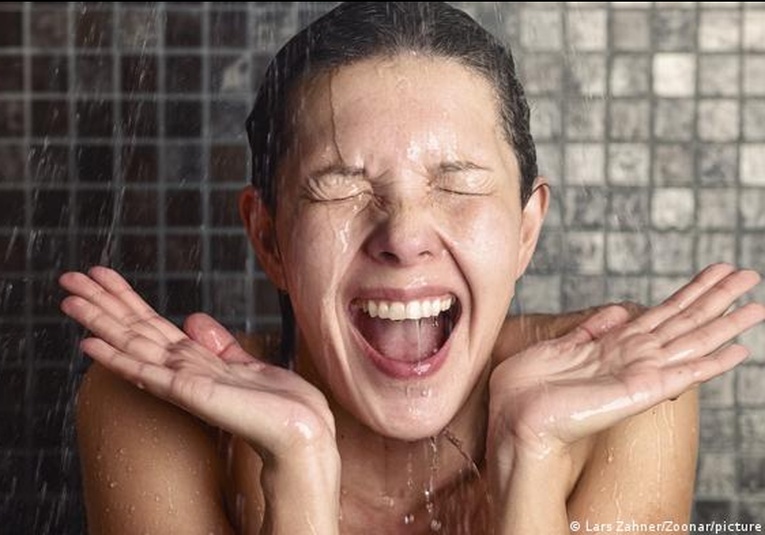 Ducharse con agua frí­a podrí­a tener más beneficios para la salud de los que piensa ducharse-con-agua-fria-podria-tener-m-s-beneficios-para-la-salud-de-los-que-piensa-114336-114421.jpg