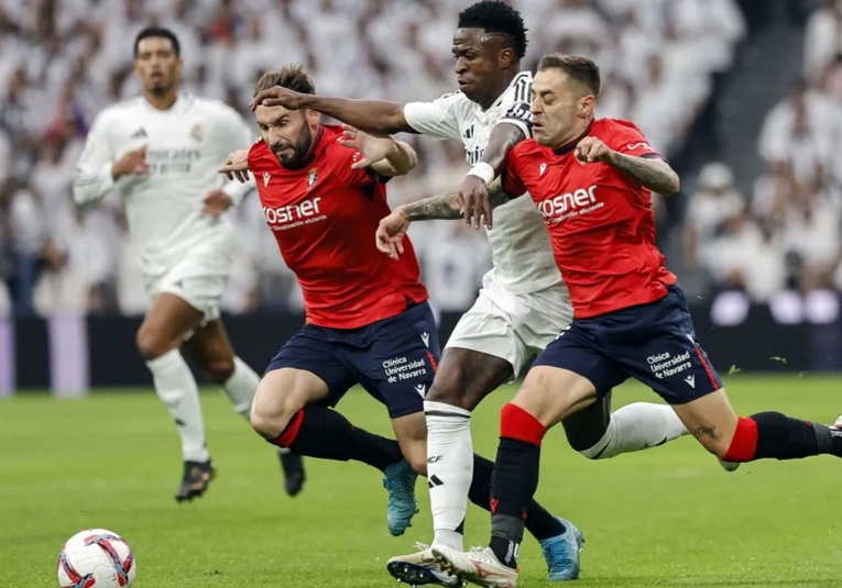 El Madrid vuelve a ceder puntos fuera de casa en un choque ante Osasuna condicionado por las decisiones arbitrales el-madrid-vuelve-a-ceder-puntos-fuera-de-casa-en-un-choque-ante-osasuna-condicionado-por-las-decisiones-arbitrales-144726-144809.jpg
