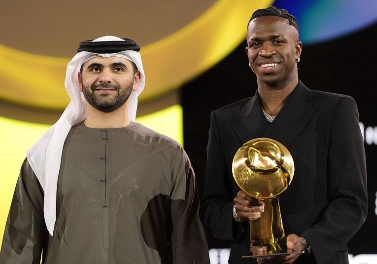 El Real Madrid arrasa en los Globe Soccer Awards con Vinicius como el mejor jugador el-real-madrid-arrasa-en-los-globe-soccer-awards-con-vinicius-como-el-mejor-jugador-145256-145332.jpg
