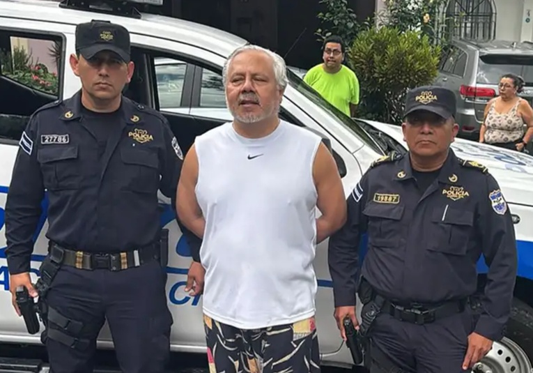 El Salvador: crítico de Bukele queda con prisión provisional el-salvador-critico-de-bukele-queda-con-prision-provisional-093517-093548.jpg