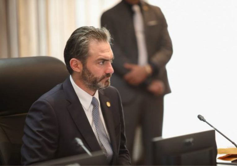 FECI espera confirmación de la entrega del ex ministro Acisclo Valladares a la justicia estadounidense feci-espera-confirmacion-de-la-entrega-del-ex-ministro-acisclo-valladares-a-la-justicia-estadounidense-115308-115313.png