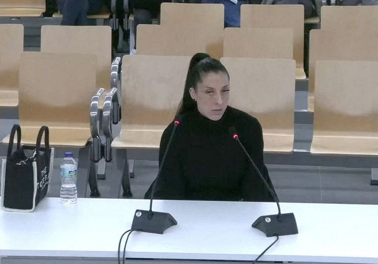 Jenni Hermoso se reafirma en el inicio del juicio contra Rubiales: 'Me estaba besando mi jefe, eso no debe ocurrir' jenni-hermoso-se-reafirma-en-el-inicio-del-juicio-contra-rubiales-me-estaba-besando-mi-jefe-eso-no-debe-ocurrir-173938-173953.jpg