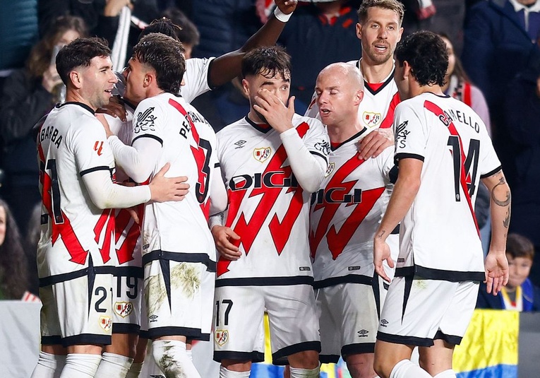 La FIFA sanciona a Rayo Vallecano y Mallorca sin poder fichar en tres ventanas la-fifa-sanciona-a-rayo-vallecano-y-mallorca-sin-poder-fichar-en-tres-ventanas-120919-120935.jpg