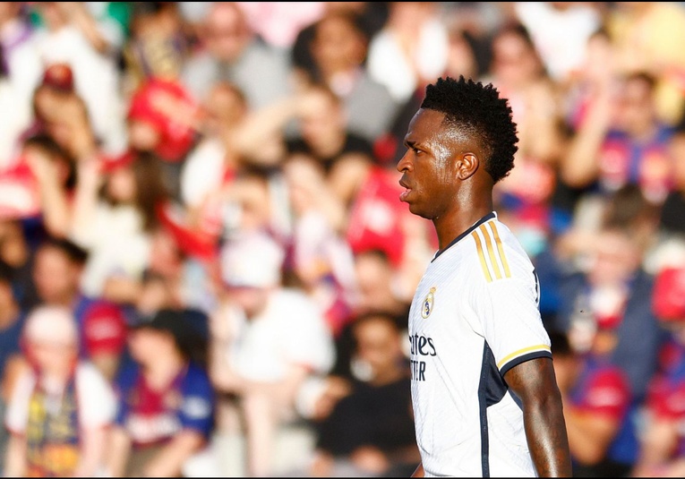 La Fiscalía no ve delito de odio en los insultos racistas contra Vinicius en el clásico de Montjuïc la-fiscalia-no-ve-delito-de-odio-en-los-insultos-racistas-contra-vinicius-en-el-cl-sico-de-montjuic-183649-183704.jpg