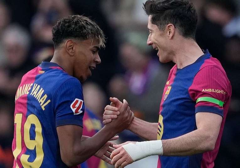 Lamine Yamal tira del Barça para ganar al Alavés y volver de lleno a la lucha por la liga lamine-yamal-tira-del-barca-para-ganar-al-alaves-y-volver-de-lleno-a-la-lucha-por-la-liga-100627-100654.jpg