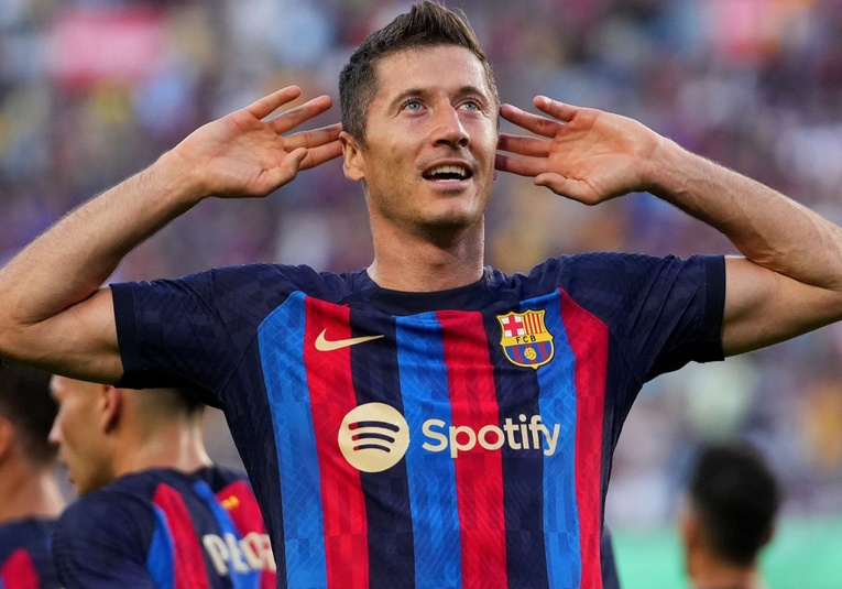 Lewandowski afirma sentirse como un niño con juguetes nuevos en Barcelona lewandowski-afirma-que-se-siente-como-un-nino-con-juguetes-nuevos-en-barcelona-173557-173646.jpg