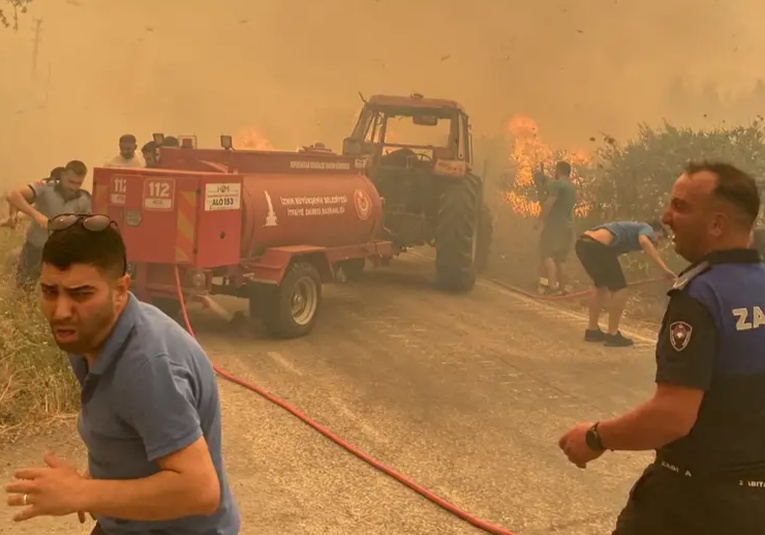 Más de 50.000 personas evacuadas en Turquía por incendios