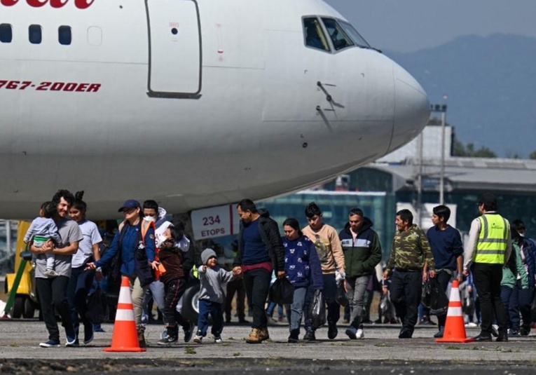 Más de 500 guatemaltecos retornan al país en cuatro vuelos procedentes de Estados Unidos m-s-de-500-guatemaltecos-retornan-al-pais-en-cuatro-vuelos-procedentes-de-estados-unidos-150911-150922.jpg