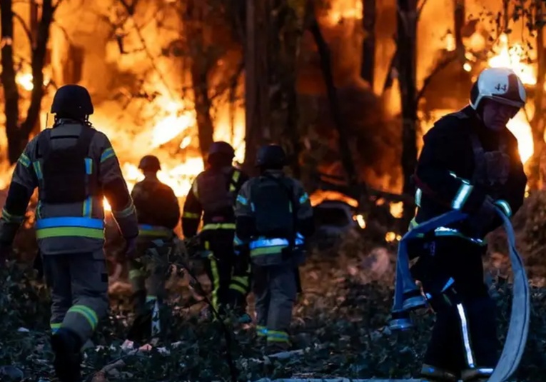 Masivo ataque ruso deja 1 muerto y 26 heridos en Kiev masivo-ataque-ruso-deja-1-muerto-y-26-heridos-en-kiev-091828-091903.jpg