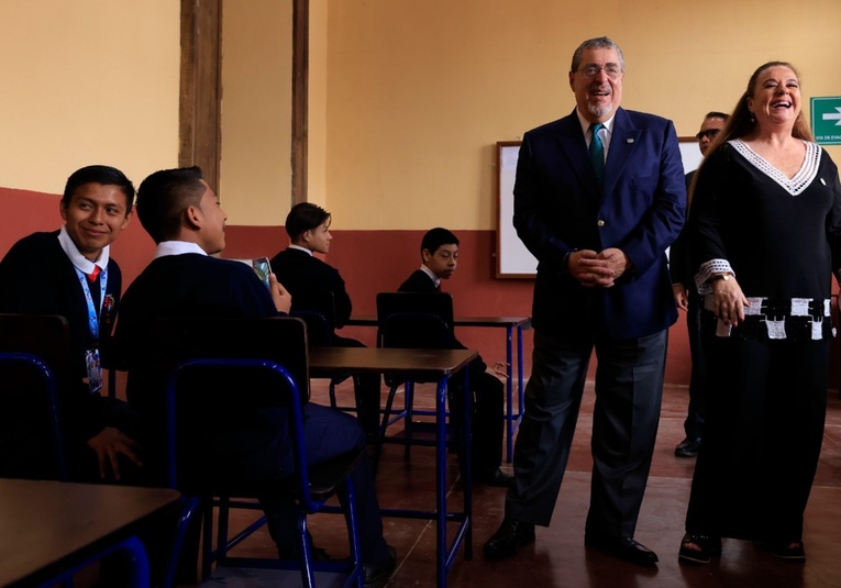 Ministra de Educación anuncia ambicioso plan tecnológico con inversión de Q12 mil millones ministra-de-educacion-anuncia-ambicioso-plan-tecnologico-con-inversion-de-q12-mil-millones-133319-133556.jpg