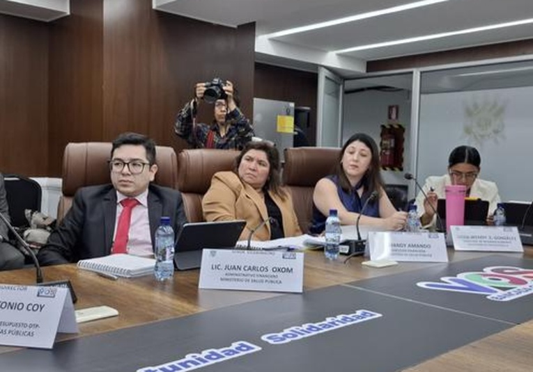 Ministro de Salud propone aumento de Q1,000 mensuales para trabajadores del sector ministro-de-salud-propone-aumento-de-q1-000-mensuales-para-trabajadores-del-sector-130050-130134.jpg