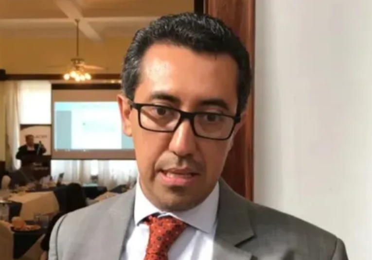 Ministro Menkos respalda presupuesto 2025 y descarta temores del sector privado ministro-menkos-respalda-presupuesto-2025-y-descarta-temores-del-sector-privado-174722-174732.jpg