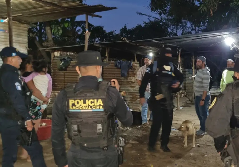 Operativos en Escuintla dejan cuatro detenidos por crímenes vinculados al secuestro y asesinato operativos-en-escuintla-dejan-cuatro-detenidos-por-crimenes-vinculados-al-secuestro-y-asesinato-133049-133116.jpg