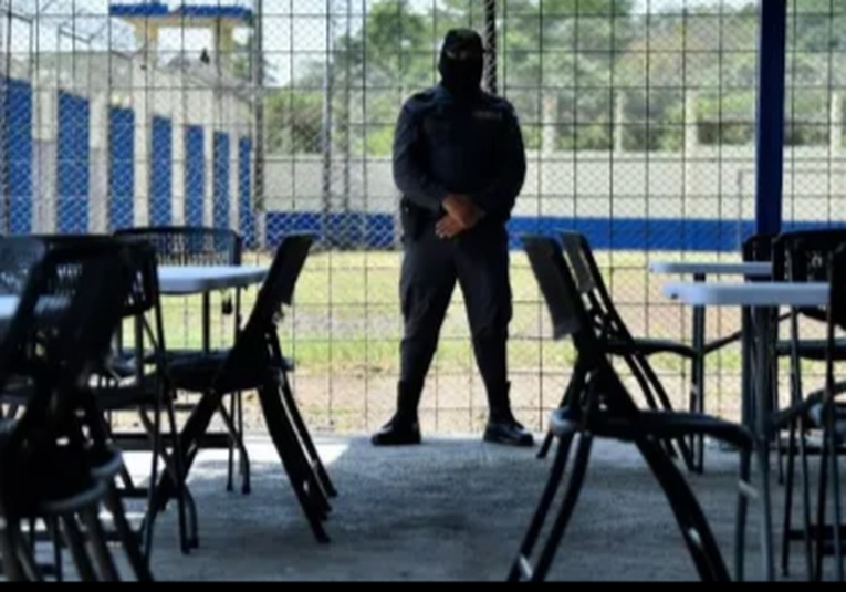 Pandilleros de alta peligrosidad son trasladados a la cárcel de máxima seguridad Renovación I pandilleros-de-alta-peligrosidad-son-trasladados-a-la-c-rcel-de-m-xima-seguridad-renovacion-i-151920-152015.jpg