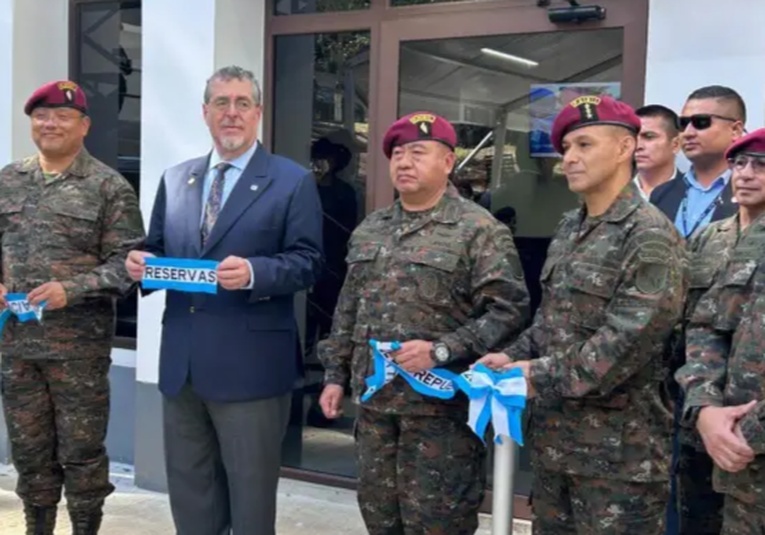 Presidente Bernardo Arévalo participa en la inauguración de instalaciones mejoradas de Reservas Militares presidente-bernardo-arevalo-participa-en-la-inauguracion-de-instalaciones-mejoradas-de-reservas-militares-152106-152136.jpg