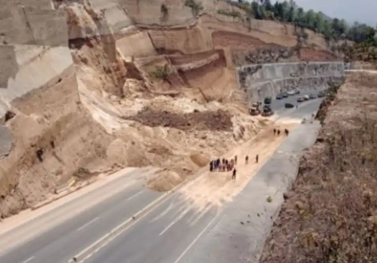 Procesan a cinco empleados de Caminos por desvío de Q15.3 millones destinados al Libramiento de Chimaltenango procesan-a-cinco-empleados-de-caminos-por-desvio-de-q15-3-millones-destinados-al-libramiento-de-chimaltenango-151506-151551.jpg