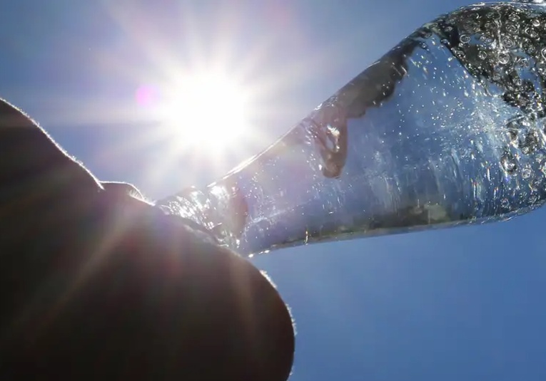 ¿Qué cantidad de agua necesita nuestro cuerpo? que-cantidad-de-agua-necesita-nuestro-cuerpo-110136-110356.jpg