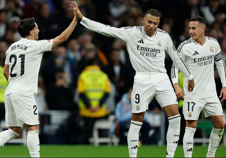 Real Madrid 4-2 Sevilla: Lukebakio recorta distancias para el Sevilla real-madrid-4-2-sevilla-lukebakio-recorta-distancias-para-el-sevilla-112428-112523.jpg