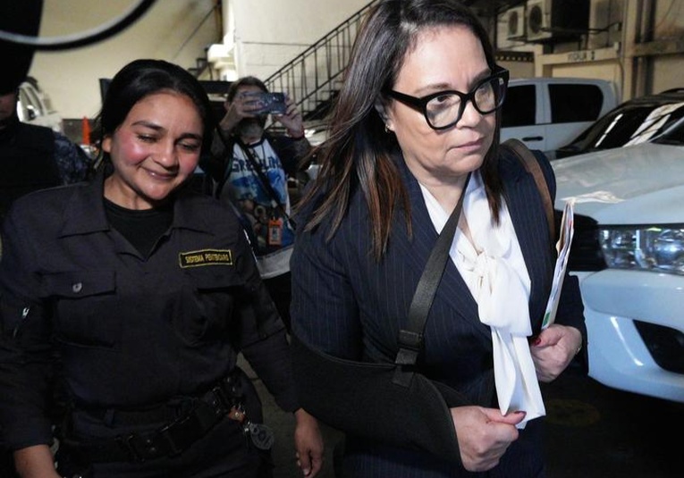 Recusación de la PGN retrasa nuevamente proceso judicial contra Roxana Baldetti recusacion-de-la-pgn-retrasa-nuevamente-proceso-judicial-contra-roxana-baldetti-145815-145903.jpg