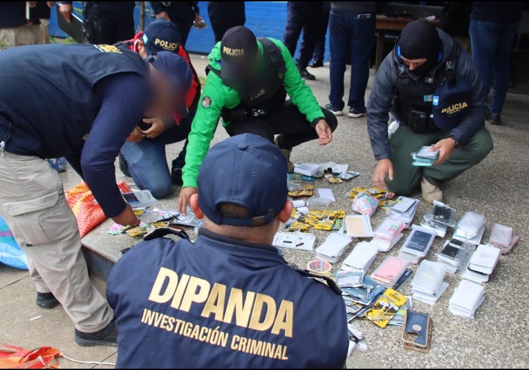 Requisa en Pavón revela arsenal, drogas y electrodomésticos dentro de la cárcel requisa-en-pavon-revela-arsenal-drogas-y-electrodomesticos-dentro-de-la-c-rcel-122710-122728.jpg
