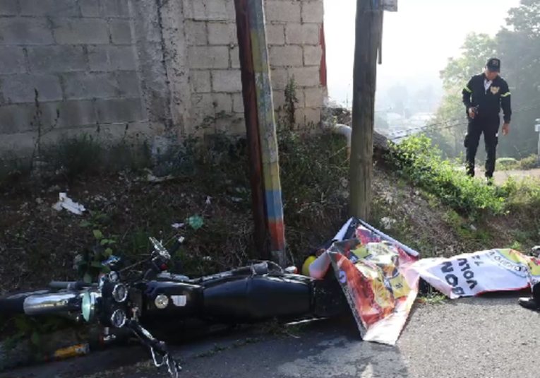 Sicarios asesinan a pareja en motocicleta en ruta a San José Pinula sicarios-asesinan-a-pareja-en-motocicleta-en-ruta-a-san-jose-pinula-134938-134945.png