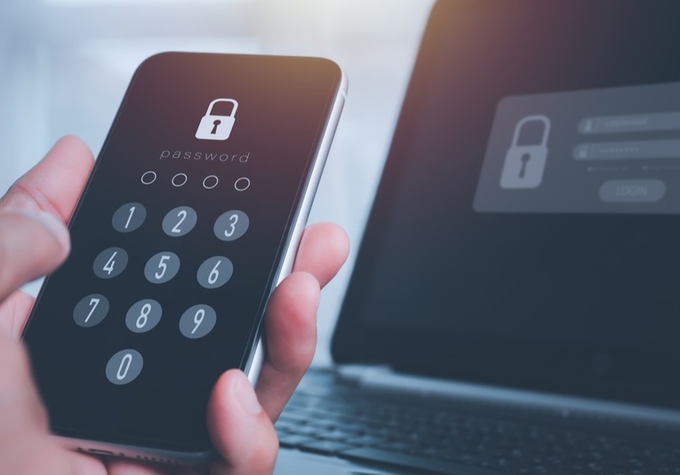 Ya es posible 'hackear' un iPhone enviando un simple mensaje de texto ya-es-posible-hackear-un-iphone-enviando-un-simple-mensaje-de-texto-113605-113634.jpg